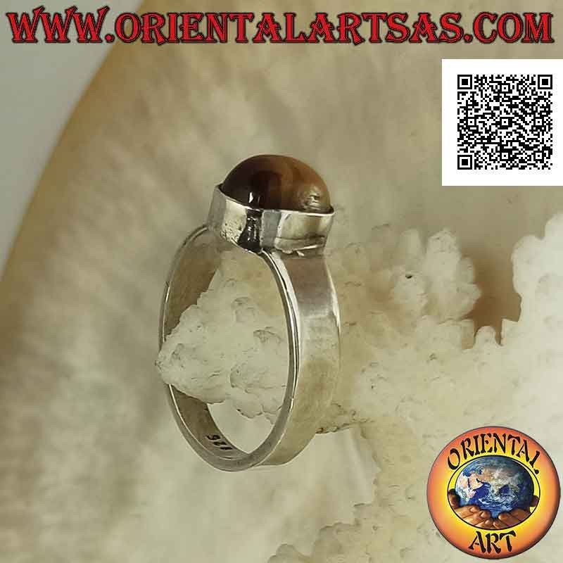 Anello in argento con occhio di tigre ovale cabochon su montatura liscia