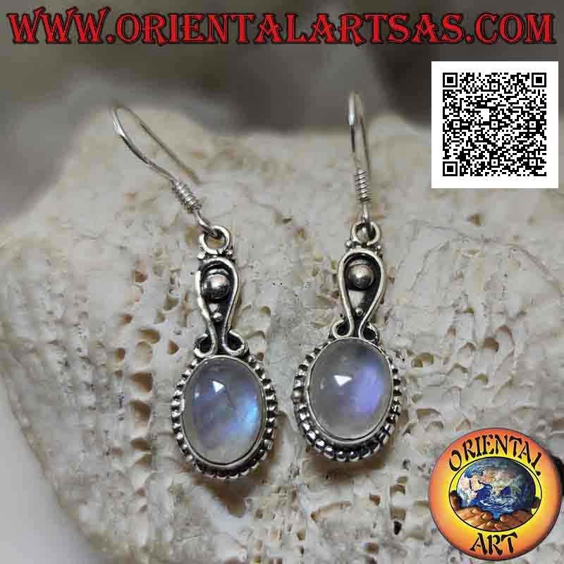 Boucles d'oreilles en argent avec cabochon ovale pierre de lune arc-en-ciel entouré de boules