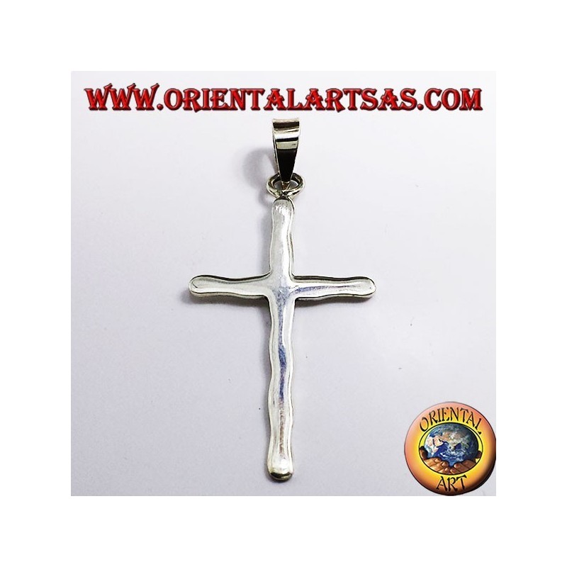 colgante de cruz de plata martillado