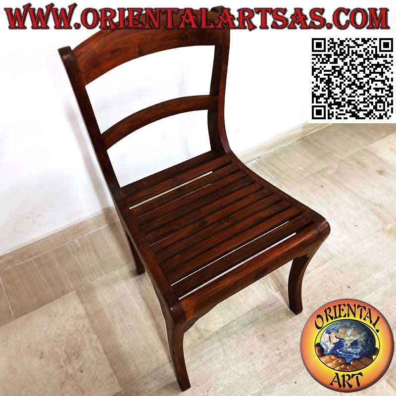 Silla curva con respaldo anatómico y base de listones, en madera de teca