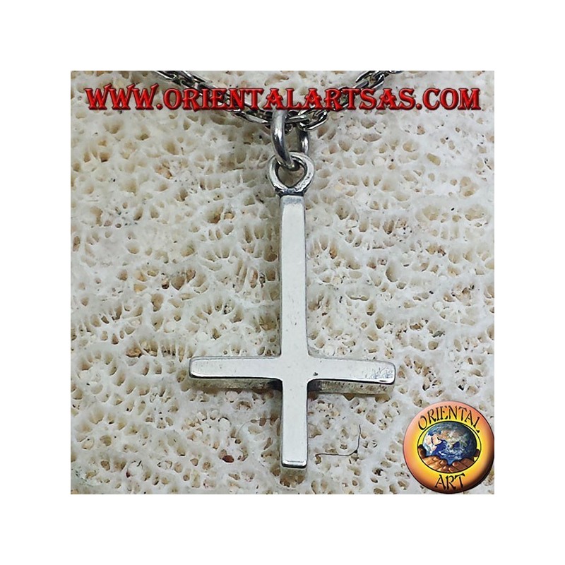 ciondolo croce di san Pietro o croce anticristiana in argento