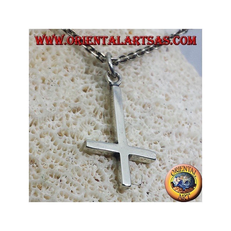 ciondolo croce di san Pietro o croce anticristiana in argento