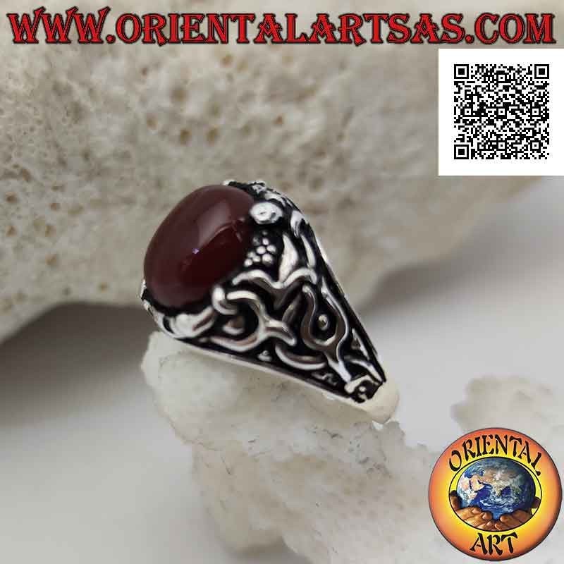 Silberring mit ovalem Cabochon-Karneol-Set mit Blumendekor an den Seiten
