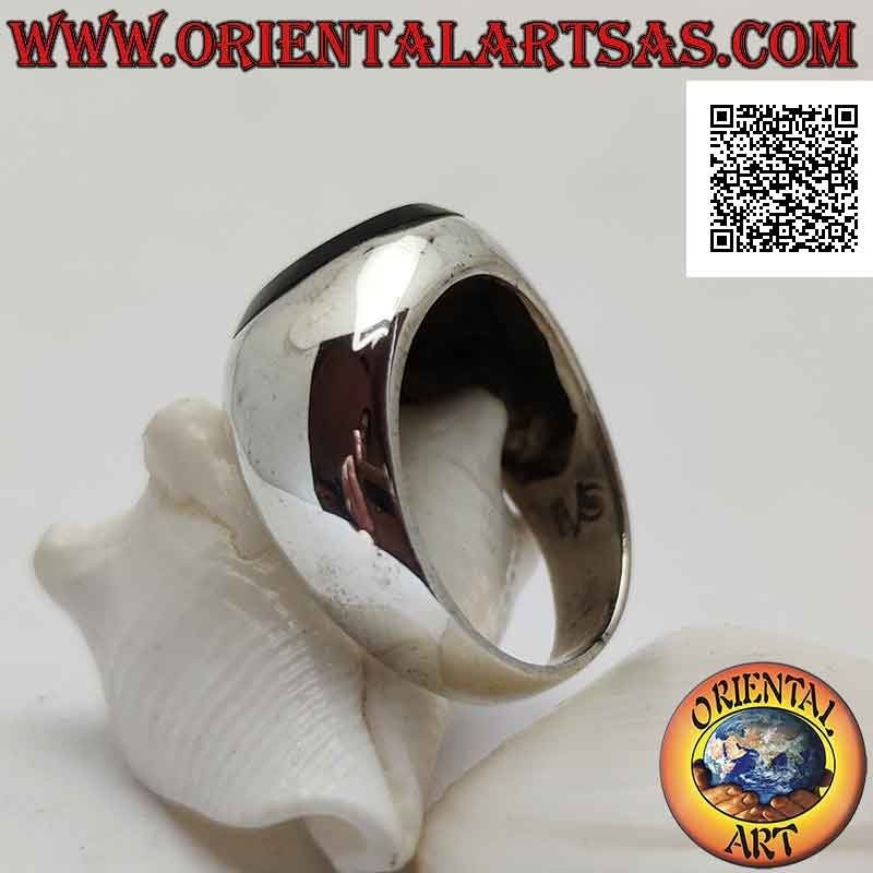 Anello in argento liscio bombato con onice ovale piatta rialzata a doppio bordo sporgente