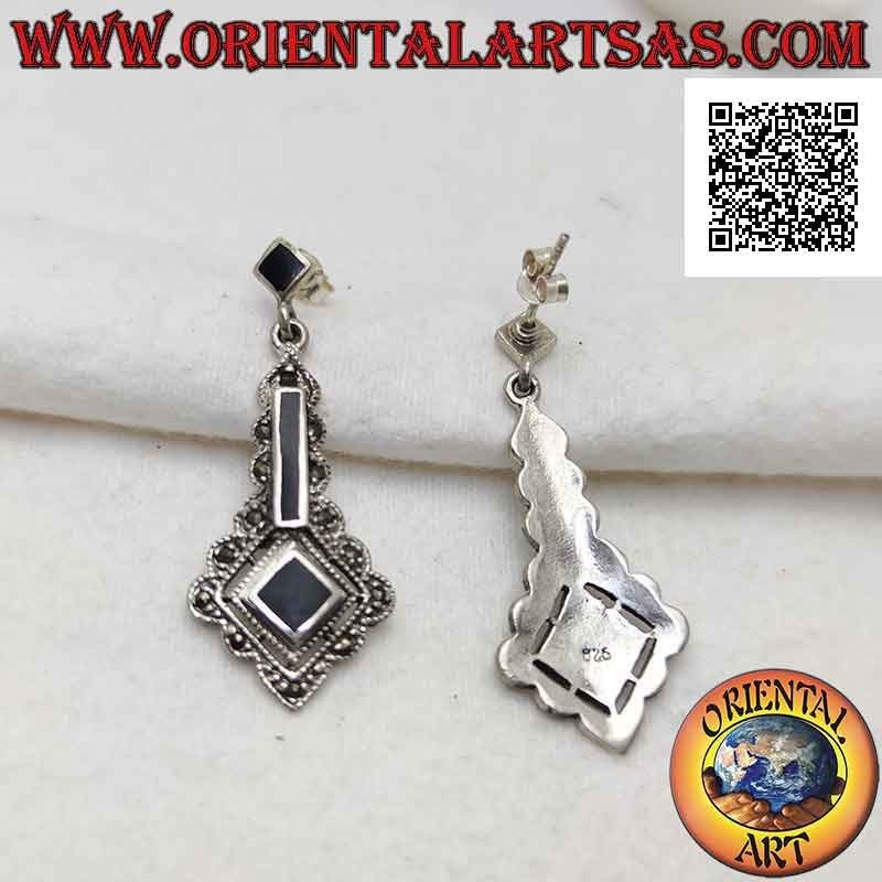 Boucles d'oreilles lobe en argent avec segment et losange d'onyx entouré de marcassite