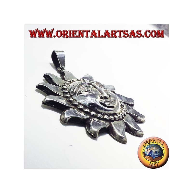 soleil pendant plus d'argent Nepali