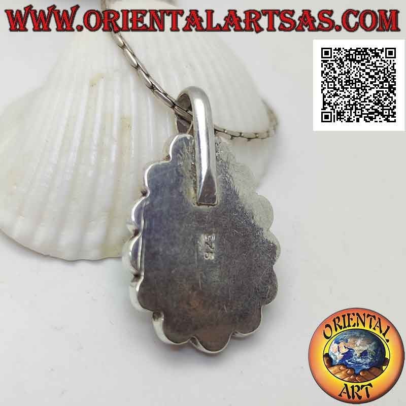 Pendentif en argent avec turquoise tibétaine naturelle en forme de goutte entourée de coraux anciens entrelacés et ronds