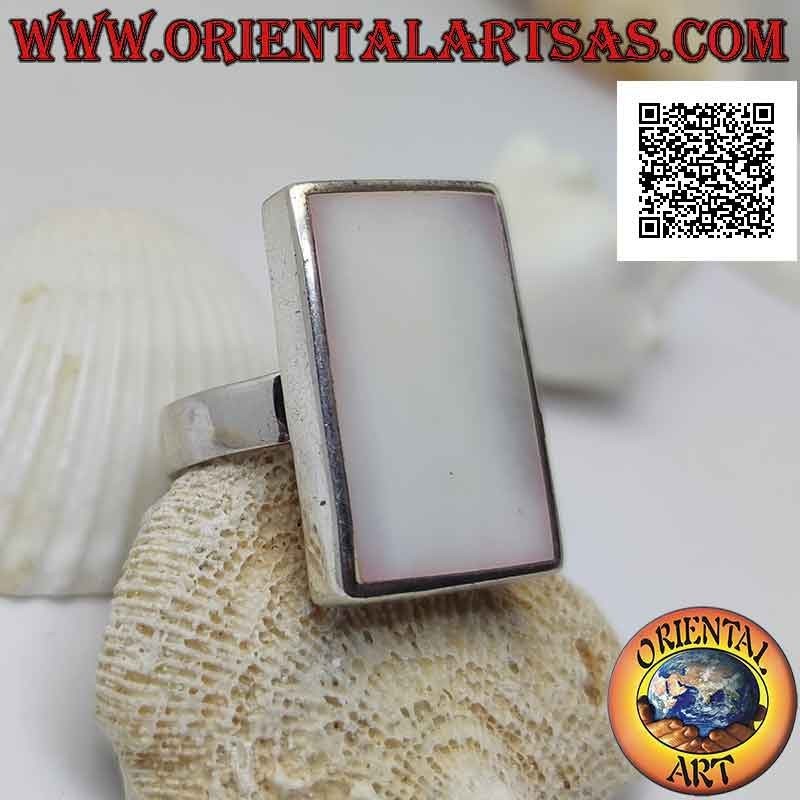 Silver ring with rectangular mother of pearl flush with the edge on a smooth band