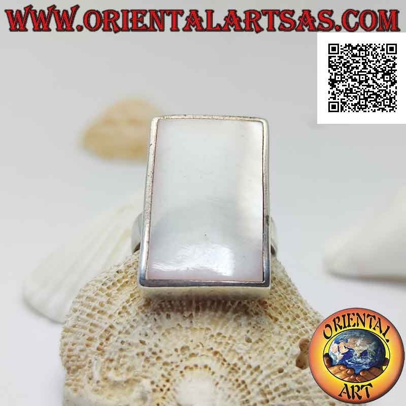 Silver ring with rectangular mother of pearl flush with the edge on a smooth band
