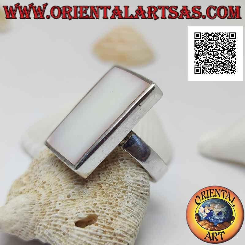 Silver ring with rectangular mother of pearl flush with the edge on a smooth band