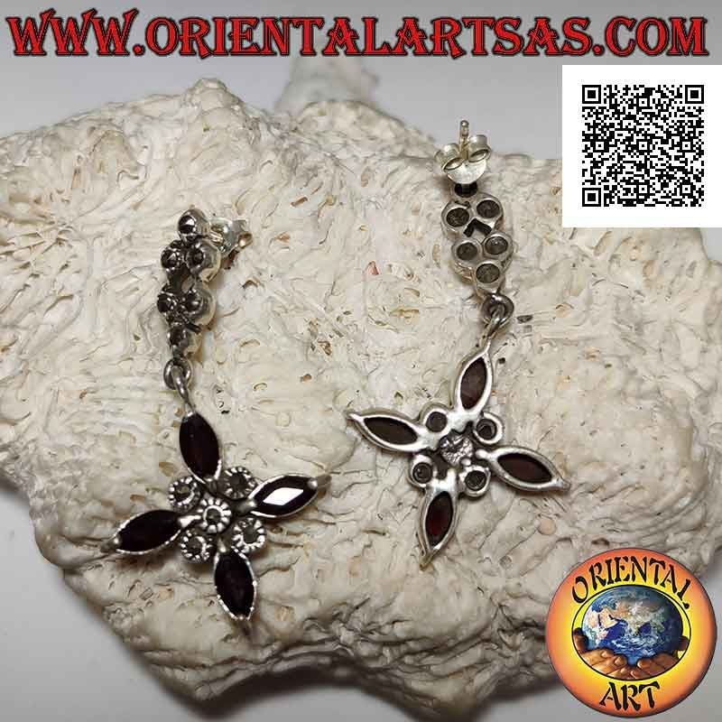 Boucles d'oreilles lobe en argent avec pendentif croix de 4 grenats navettes et marcassite au centre