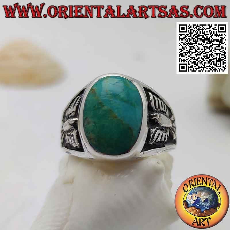 Bague en argent avec turquoise ovale naturelle et aigle bas-relief sur les côtés (24)