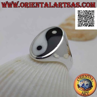 Glatter Silberring mit Yin Yang aus Perlmutt und Onyx im Oval (flach)