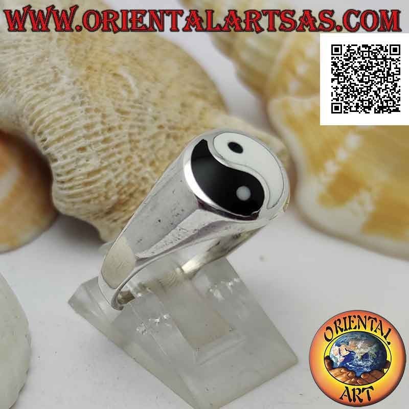 Glatter Silberring mit Yin Yang aus Perlmutt und Onyx im Kreis
