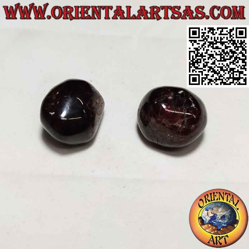Tumbled garnet (medium)