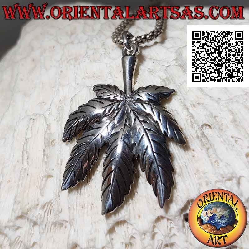 Pendentif en argent feuille de cannabis marijuana (grand)