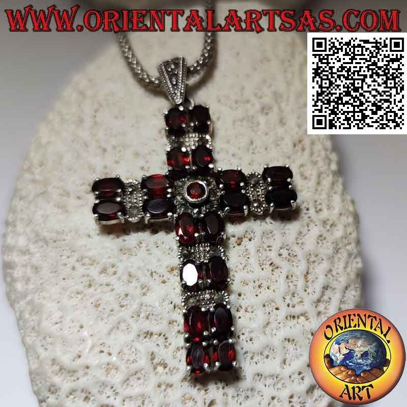 Ciondolo in argento croce cristiana con due file di granati ovali naturali alternati a marcassite