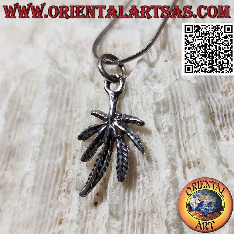 Marijuana Leaf Shaped Silver Pendant (Medium, Engraved)
