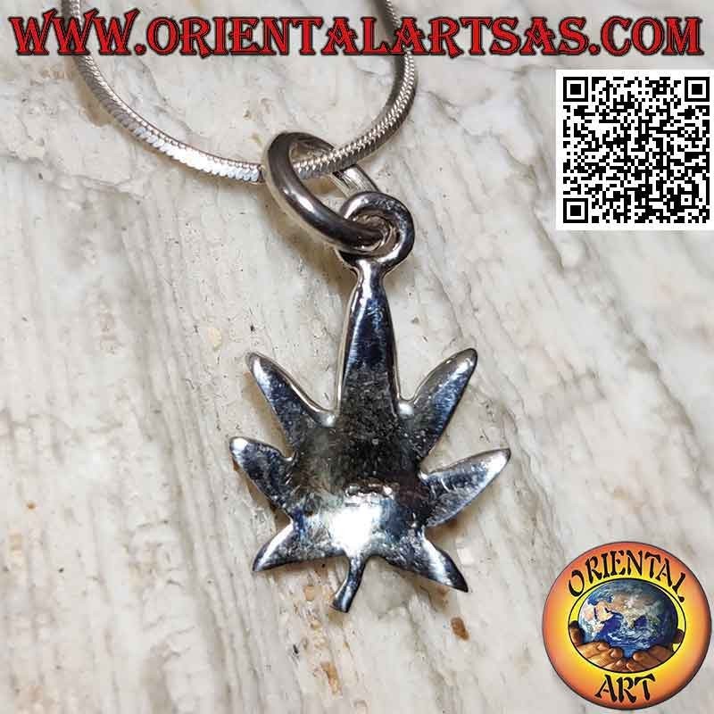 Marijuana Leaf Shaped Silver Pendant (Small, Engraved)