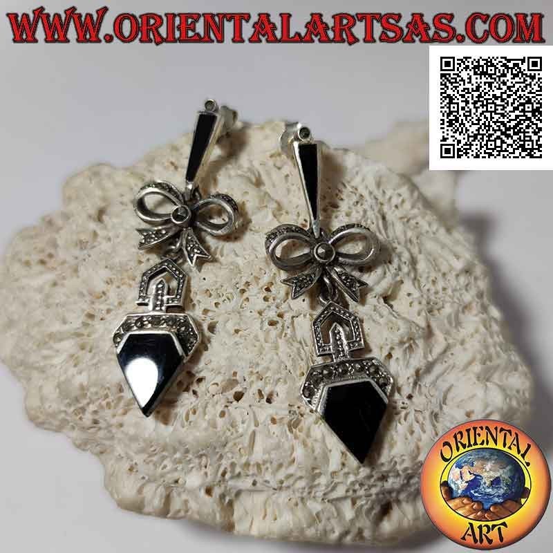 Orecchini in argento tempestati di marcassite con fiocco e onice a forma di diamante pendenti