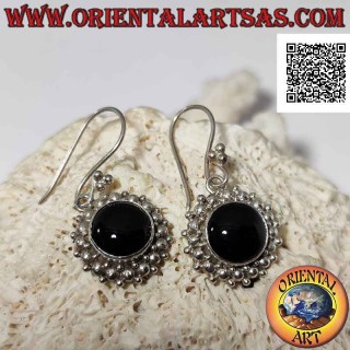 Boucles d'oreilles en argent avec cabochon rond onyx entouré de grandes et petites boules