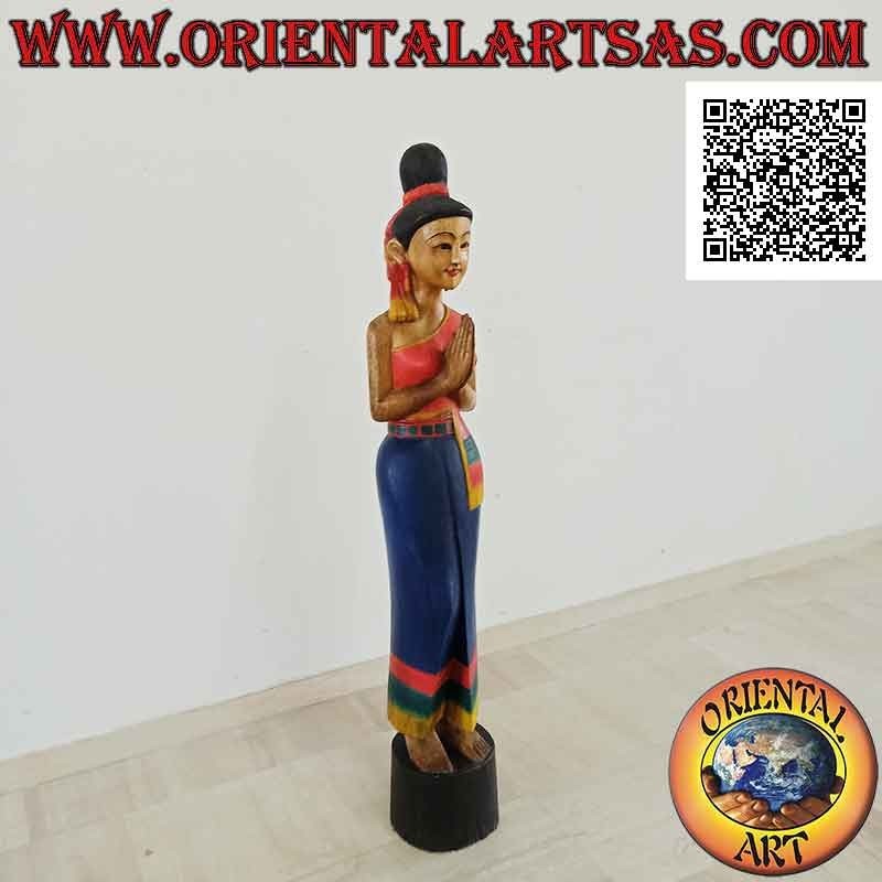 Scultura di una donna thailandese in un formale saluto del benvenuto "Wai o Sawasdee" in legno di suar da 150 cm (blu)