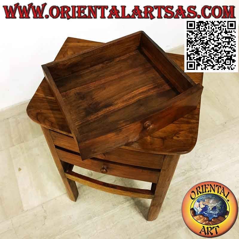 Comodino a tre cassetti con piedi alti in legno di teak