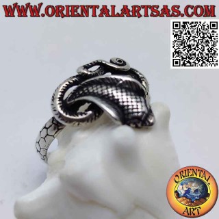 Anello in argento a forma di serpente "cobra" sagomato e attorcigliato