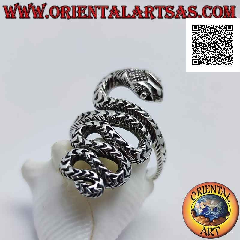 Anillo de plata en forma de víbora con piel grabada en movimiento sinuoso (grande)