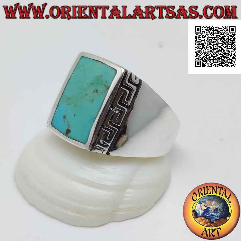 Anello in argento con turchese naturale rettangolare contornato da incisione a greca (27)