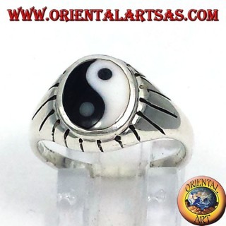 Anello yin yang Tao in argento intagliato raggi