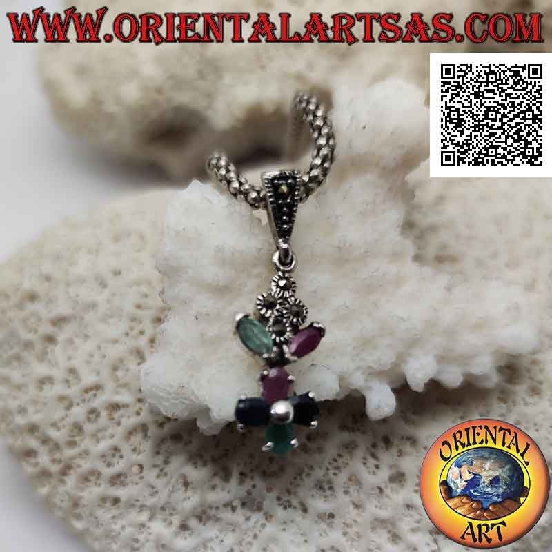 Pendentif en argent avec rubis ronds et ovales naturels, sertis d'émeraudes et saphirs et marcassite