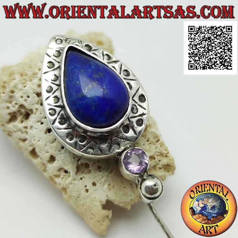 Broche de aguja de plata con lapislázuli en forma de gota rodeado de grabados decorativos y amatista redonda debajo