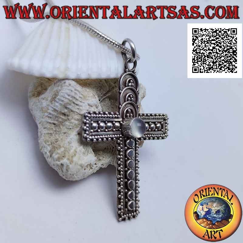 Ciondolo in argento croce cristiana con pietra di luna (adularia) tonda cabochon centrale e decorazioni a palline