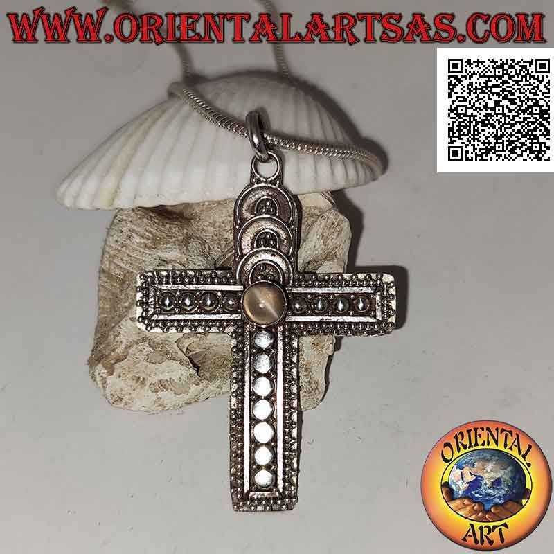 Pendentif en argent croix chrétienne avec pierre de lune (adularia) cabochon central rond et décorations avec boules