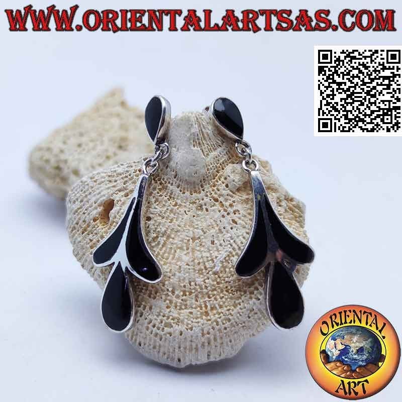 Orecchini in argento a forma di ibisco con onice a filo bordo liscio