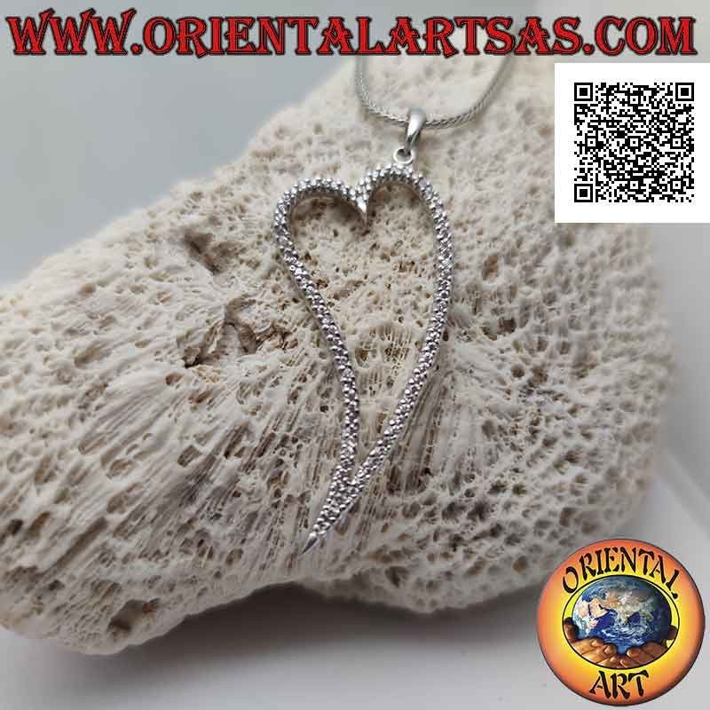 Colgante de plata, contorno de corazón con punta alargada tachonada de micro-pedrería blanca