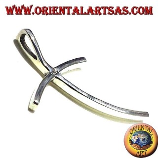 pendentif en argent, croix incurvées
