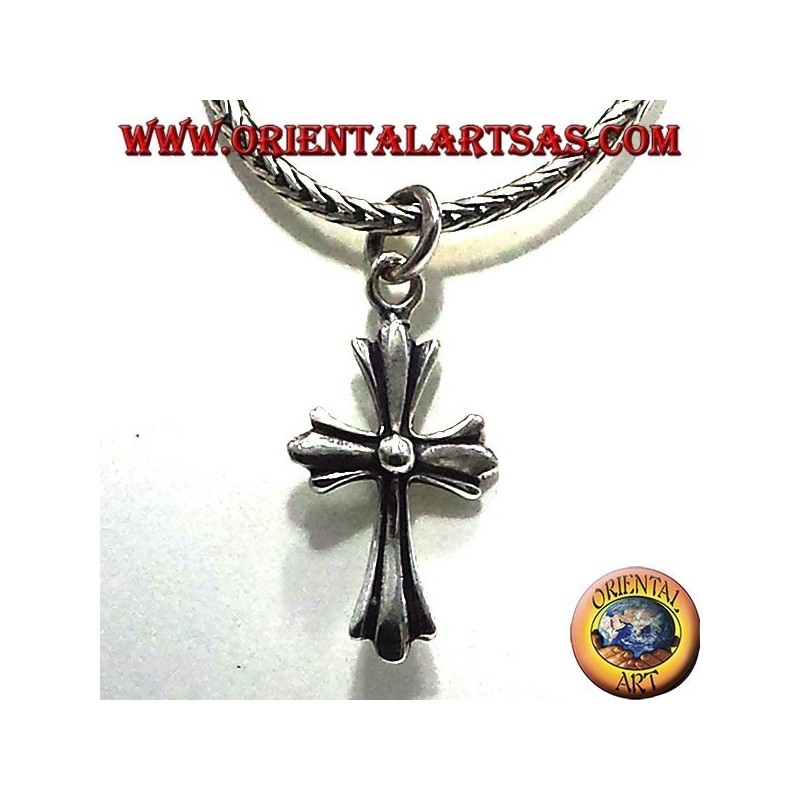 pendentif en argent, en petits côtés croix d'argent