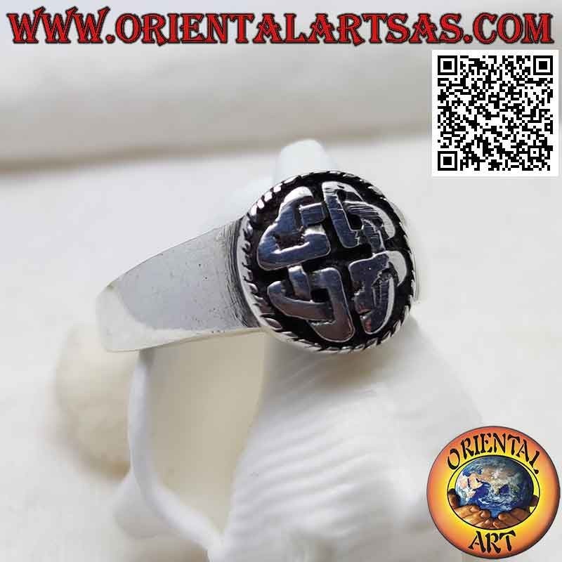 Glatter runder Silberring mit Duleek-Knoten im Basrelief (keltisches Symbol)
