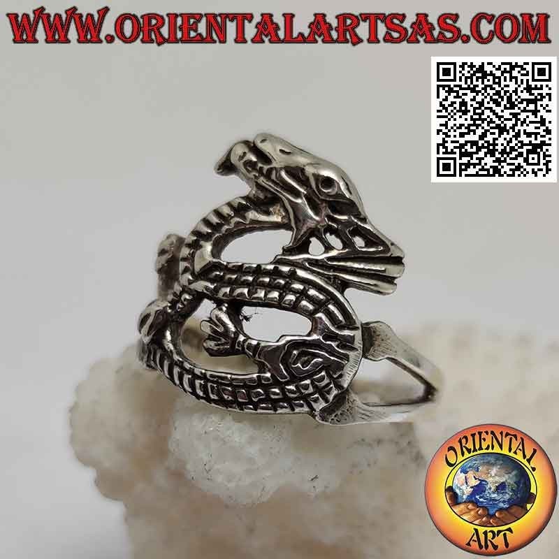 Bague en argent en forme de dragon ailé stylisé en mouvement sinueux