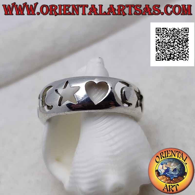 Anello in argento a fedina liscia bombata con cuori, stelle e lune traforate