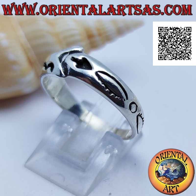 Bague en argent avec anneau croissant avec chevauchement avec gravures mixtes