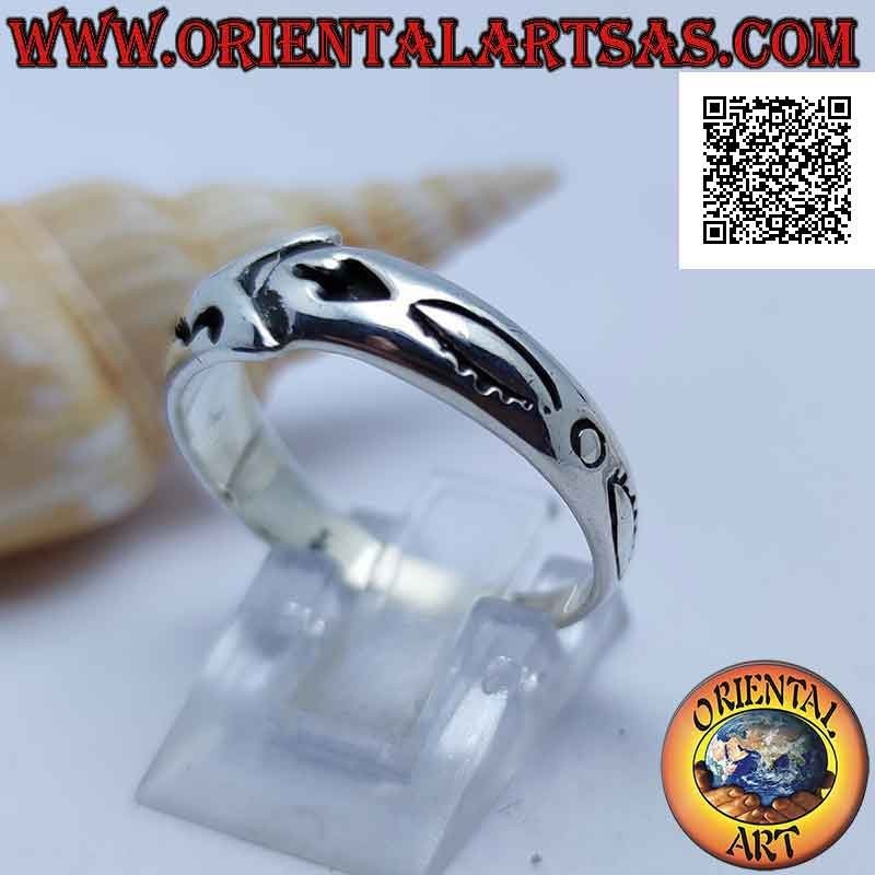 Bague en argent avec anneau croissant avec chevauchement avec gravures mixtes