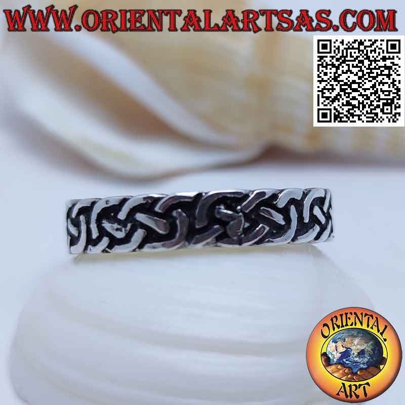 Anello in argento a fedina con treccione di tre linee lisce