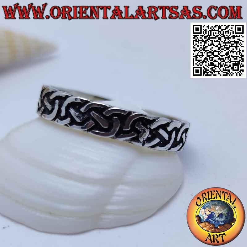 Anillo de plata con una trenza de tres líneas suaves