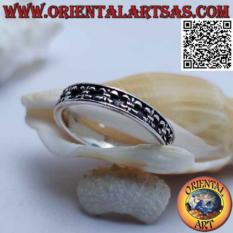 Anillo de plata con azucenas de florencia (Medici) en bajorrelieve