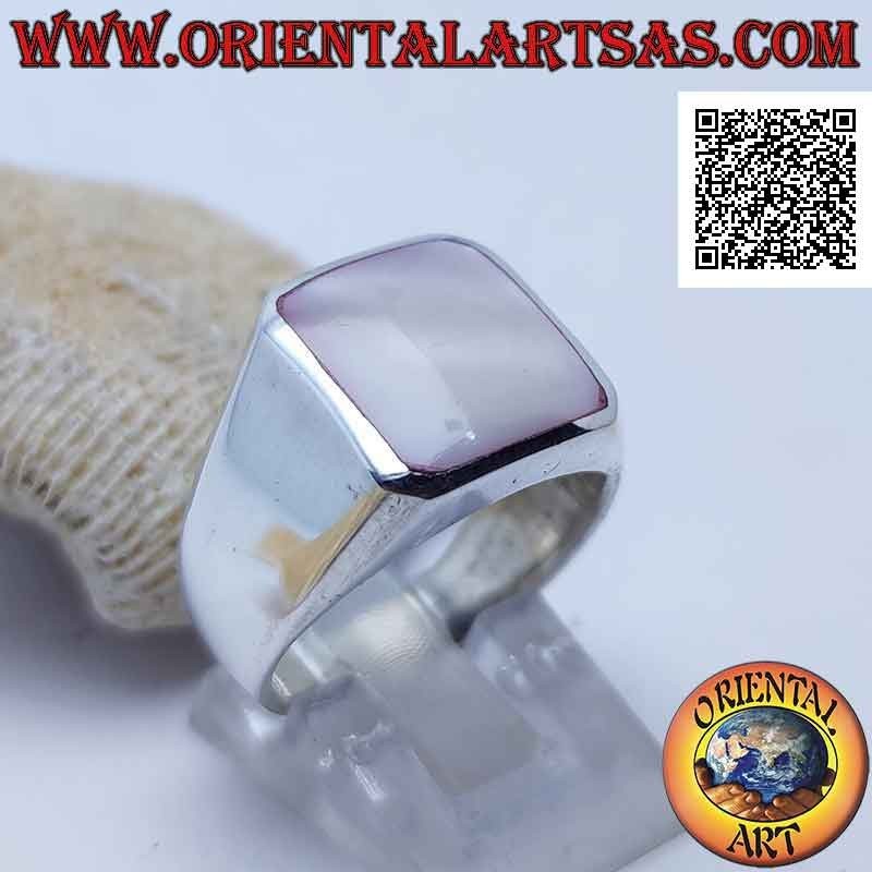 Anillo de plata lisa que sobresale con nácar rectangular redondeado al ras con el borde