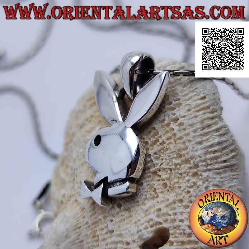 Colgante de plata en forma de conejito "playboy" con grabados profundos