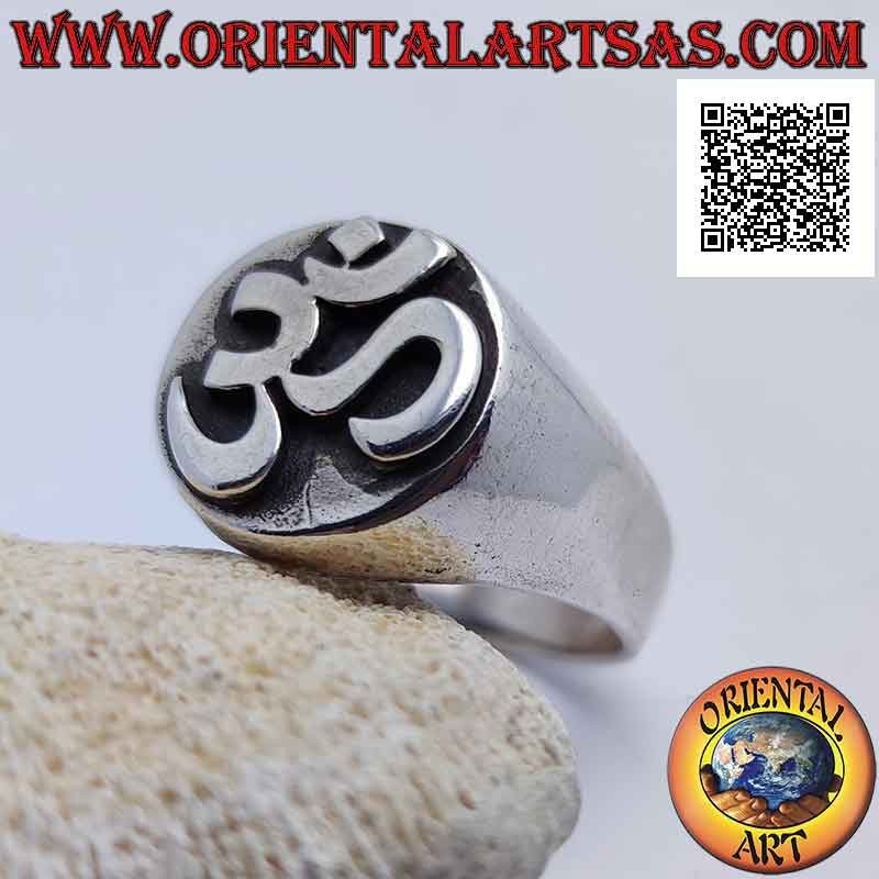 Glatter Silberring mit Sanskrit-Silbe "ॐ" Oṃ im hochreliefgeschweißten Kreis